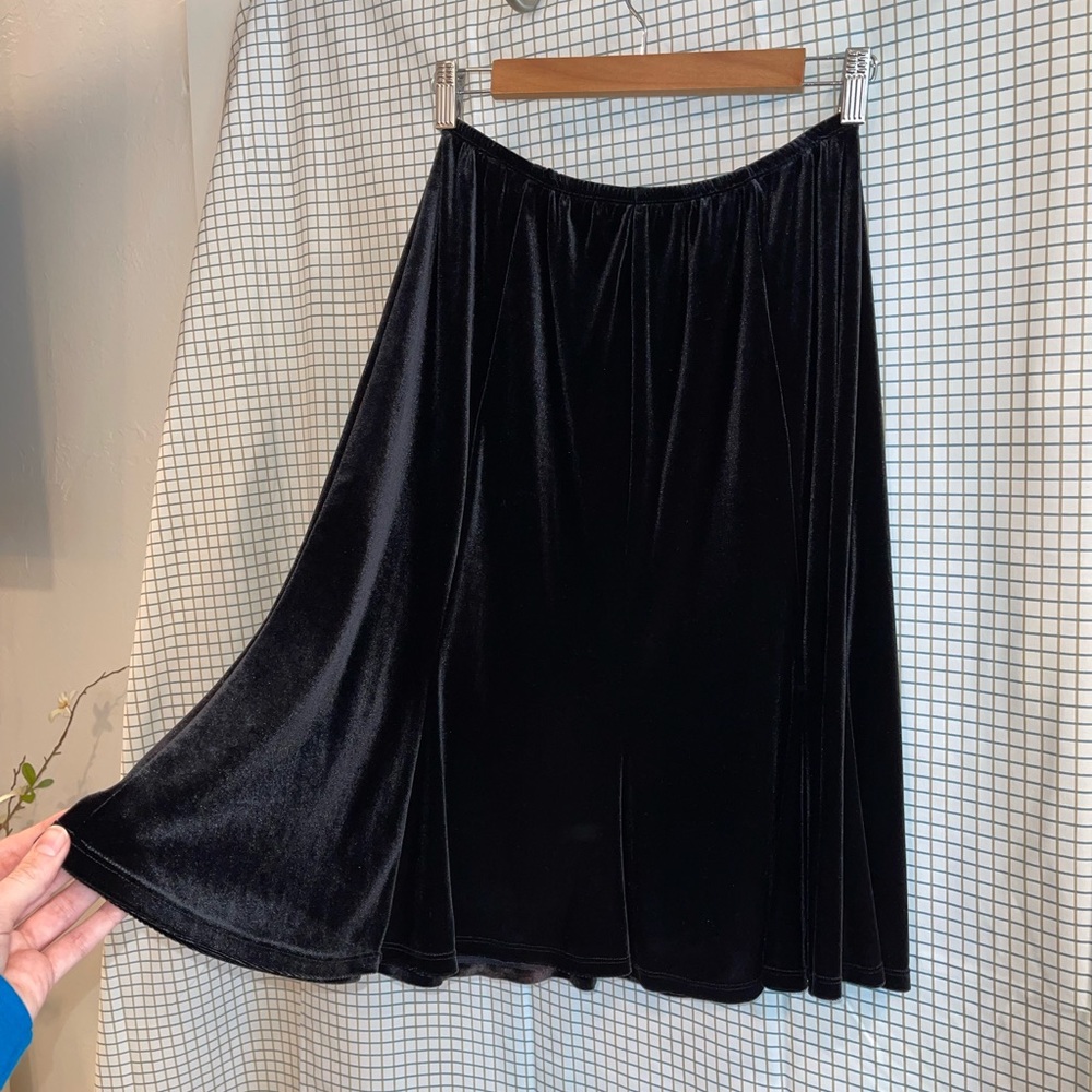 Notations Petite Medium Black Velour Flare Skirt